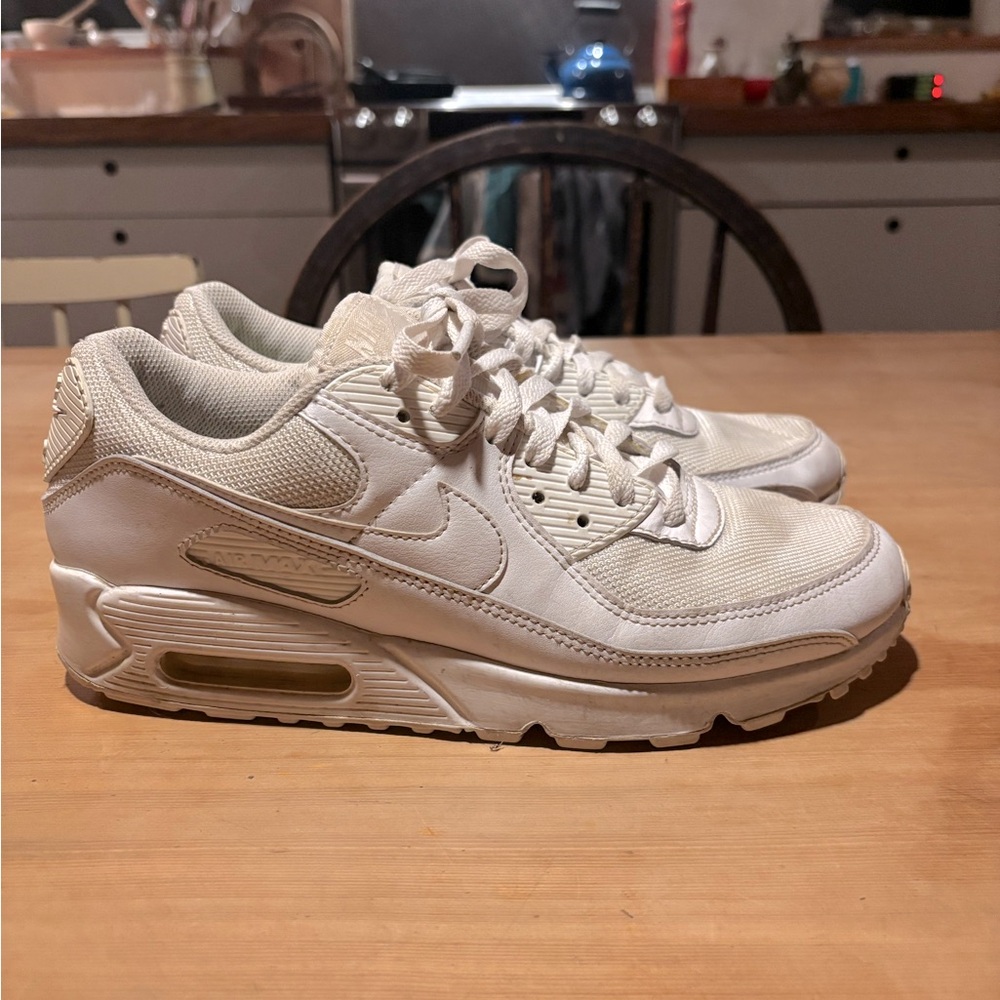White Nike Air Max size 10.5